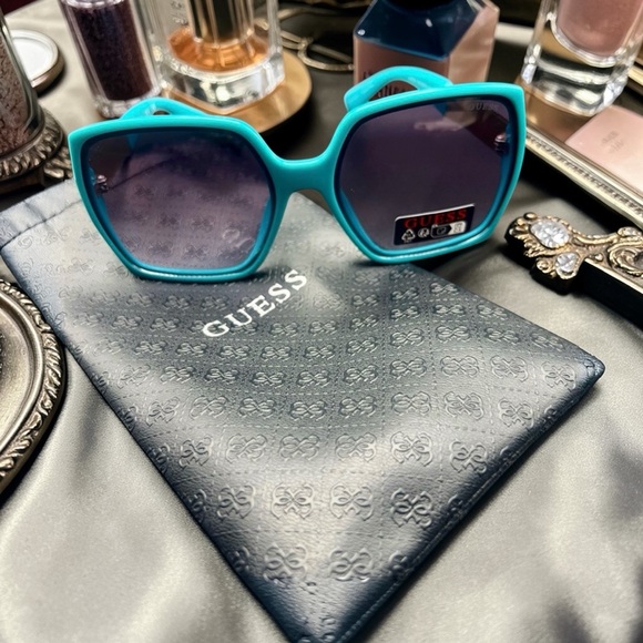 GUESS Turqoise and Gold Women's Sunglasses - Picture 5 of 6